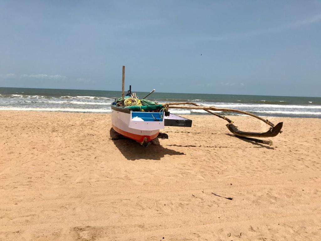Pele'S Windsong Wood Cottage On The Beach Benaulim Exterior foto