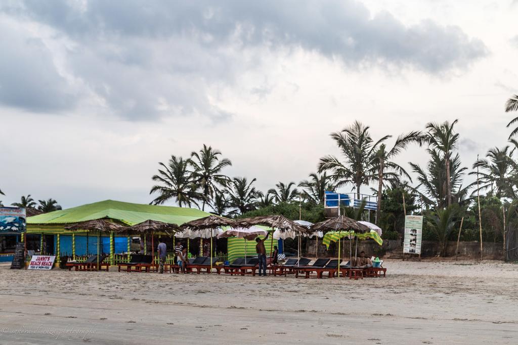 Pele'S Windsong Wood Cottage On The Beach Benaulim Exterior foto