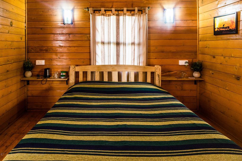Pele'S Windsong Wood Cottage On The Beach Benaulim Zimmer foto