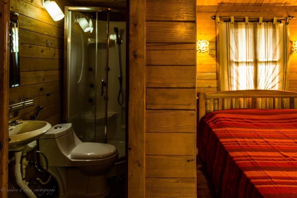 Pele'S Windsong Wood Cottage On The Beach Benaulim Zimmer foto