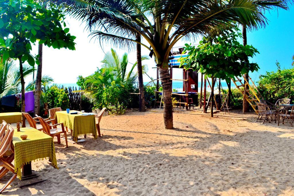 Pele'S Windsong Wood Cottage On The Beach Benaulim Exterior foto