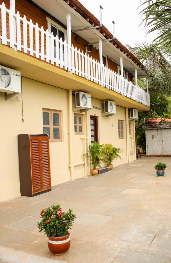 Pele'S Windsong Wood Cottage On The Beach Benaulim Exterior foto