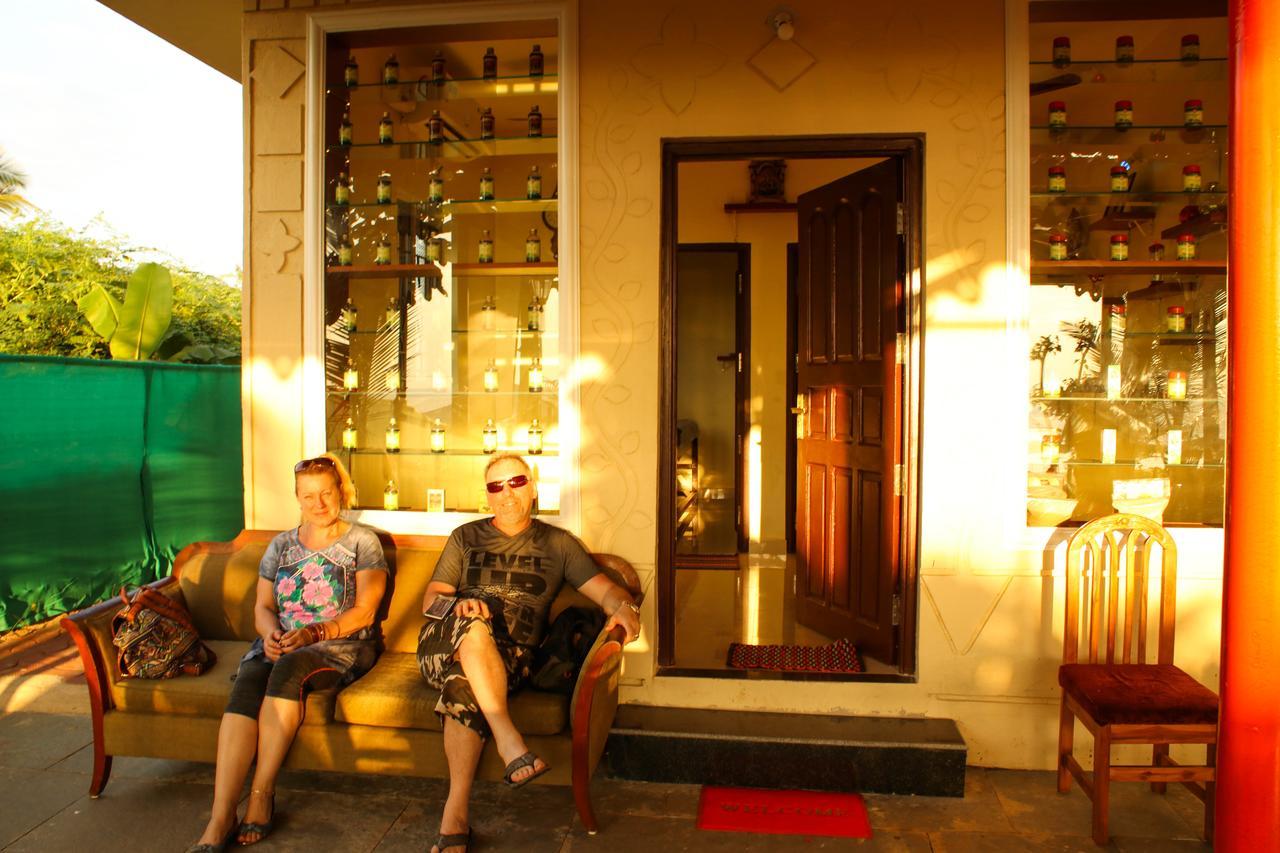 Pele'S Windsong Wood Cottage On The Beach Benaulim Exterior foto