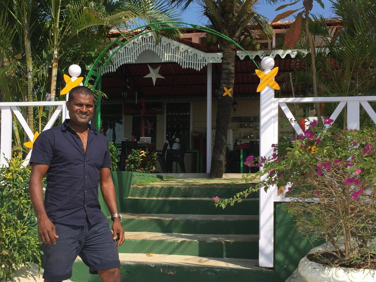 Pele'S Windsong Wood Cottage On The Beach Benaulim Exterior foto